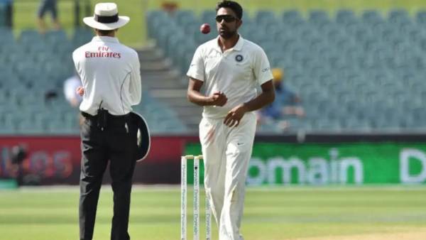 பவுலிங் சாதனை