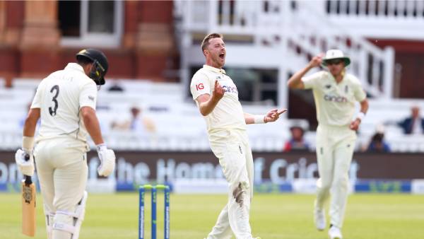 உற்றுநோக்கும் இந்திய அணி 