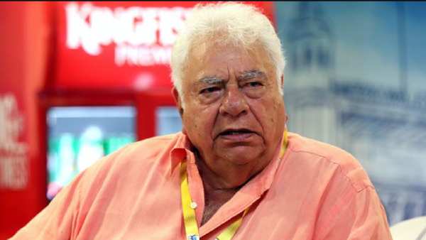 விளாசிய ஃபரூக் என்ஜினியர் விளாசிய ஃபரூக் என்ஜினியர்