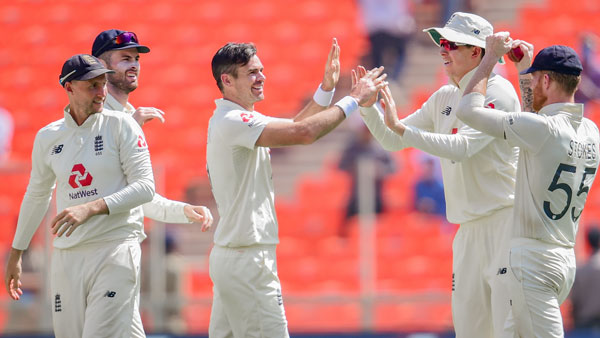  4 தலைகள் காலி