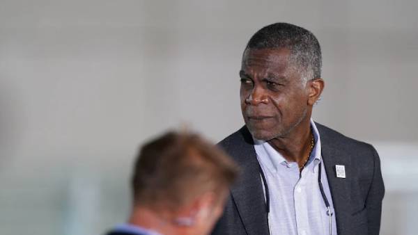 ரசிகர்கள் கொந்தளிப்பு 