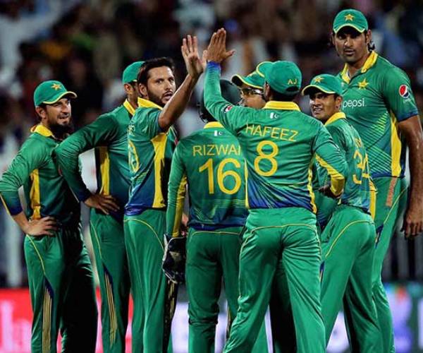 தலையில் விழுந்த அடி