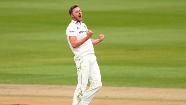  தடுமாறிய இங்கிலாந்து 