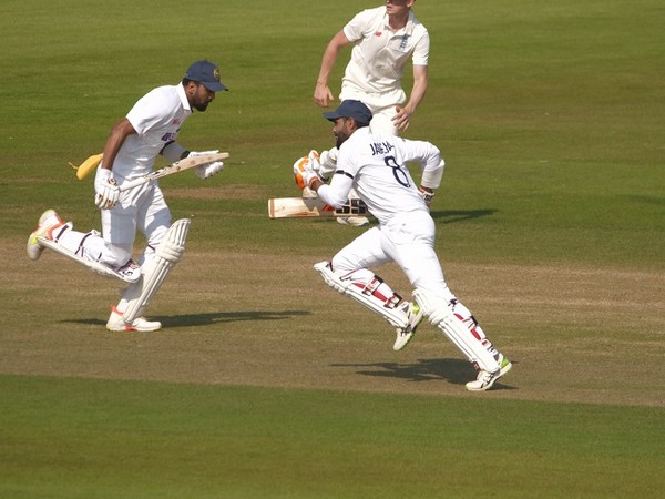 அசத்தல் சதம்