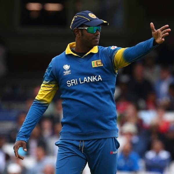 30 வீரர்கள்