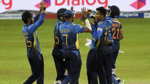  முதல் இன்னிங்ஸ் 