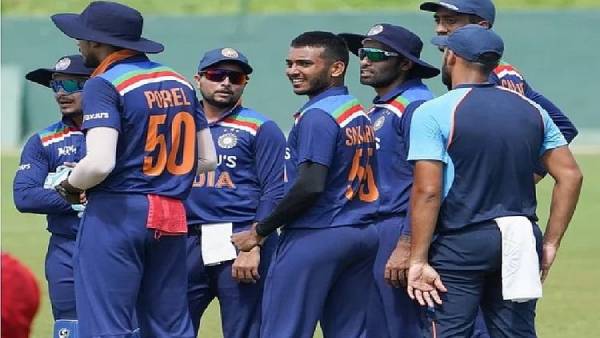 தொடக்க வீரர்கள்