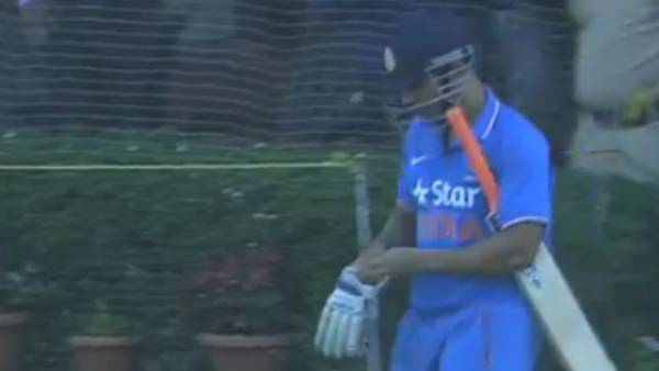 கேப்டன்சியில் இருந்து விலகல் 