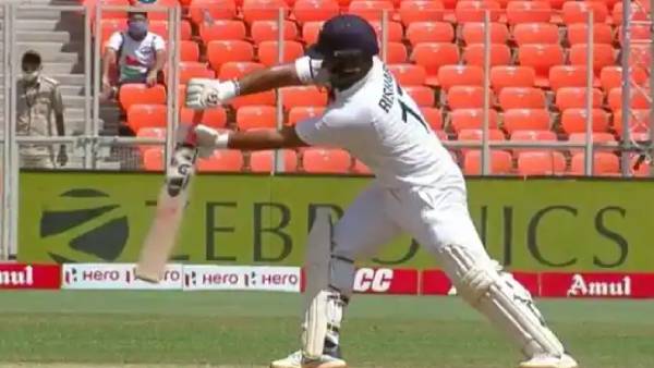 நடுவர்கள் ஆட்சேபனை