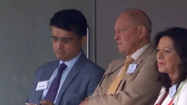  கண்மூடித்தனமான அன்பு