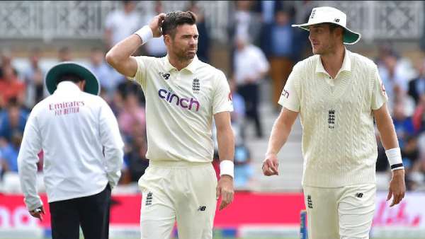  1,145 விக்கெட்டுகள்