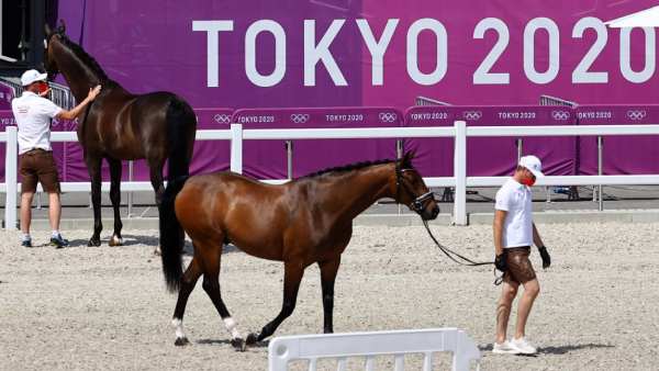 குதிரை போட்டி 