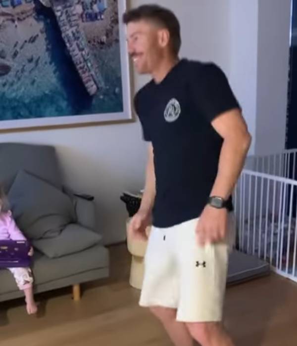 மீண்டும் டிக்டாக் மீண்டும் டிக்டாக்