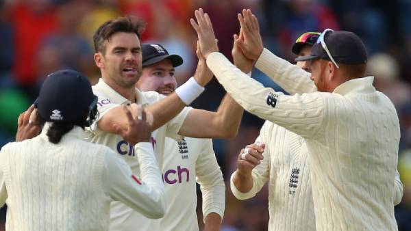 இன்னிங்ஸ் தோல்வி நோக்கி 