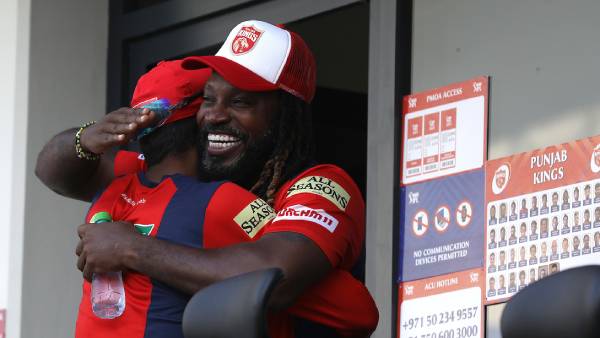  அறிமுக வீரர் 