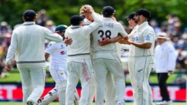 நியூசிலாந்து அணி சொதப்பல் நியூசிலாந்து அணி சொதப்பல்