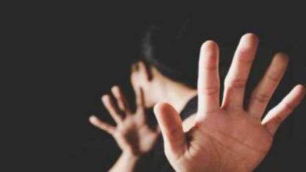  ஏதேதோ செய்தார்