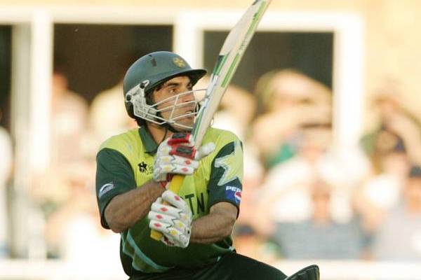 அச்சுறுத்திய மிஸ்பா உல் அக் 