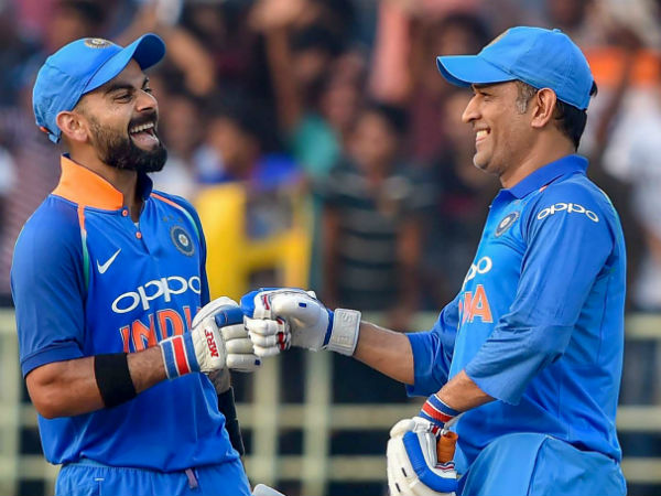 நெருக்கடி சூழலில் தோனி