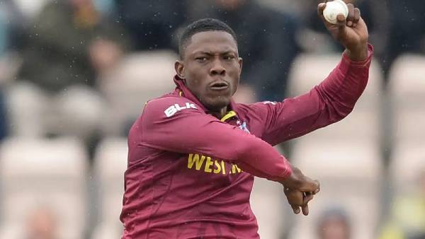 ஓரம்கட்டப்பட்டார் 