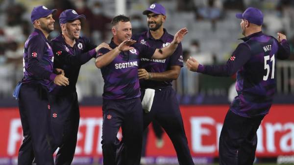 தகுதிச்சுற்று போட்டிகள் 