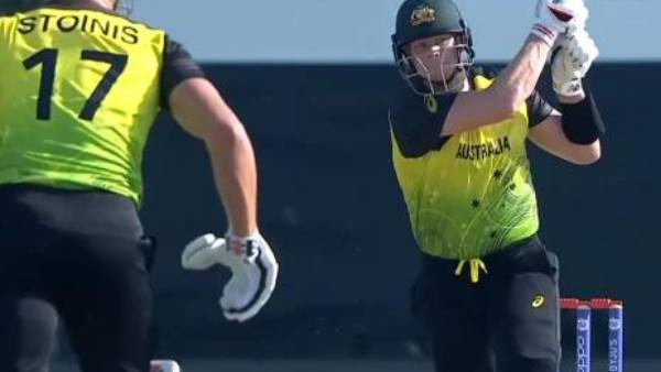 உசுப்பேத்தும் ஸ்மித் 