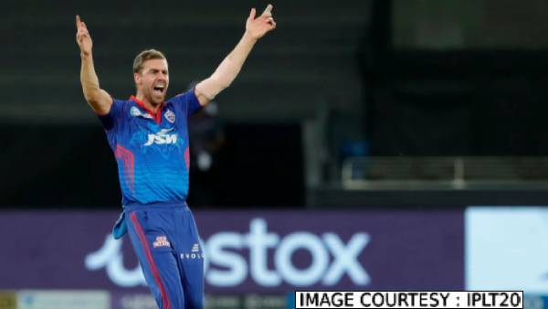 சரிந்த சிஎஸ்கே விக்கெட்கள் 