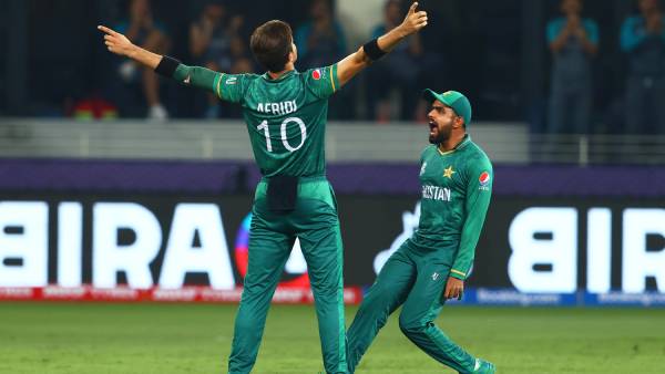 அடுத்தடுத்து விக்கெட்கள் 