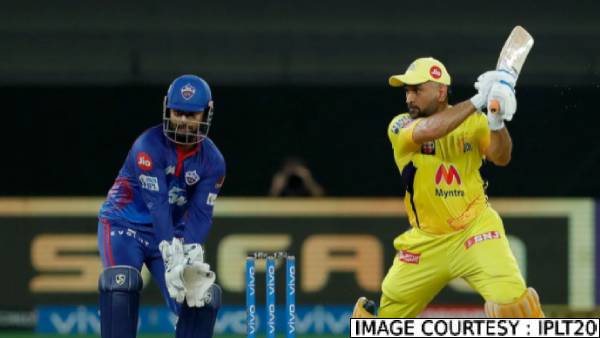 கோபமடைந்த தோனி 