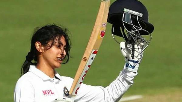 ஸ்மிருதி மந்தனாவுக்கு வாழ்த்து மழை 