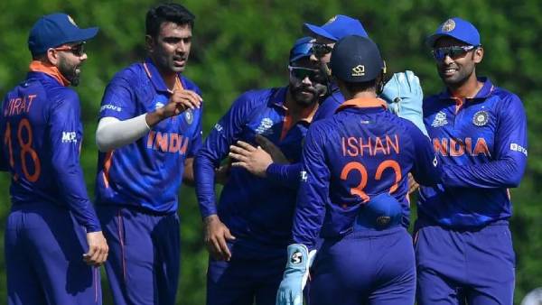 ப்ளேயிங் 11 விவரம் 