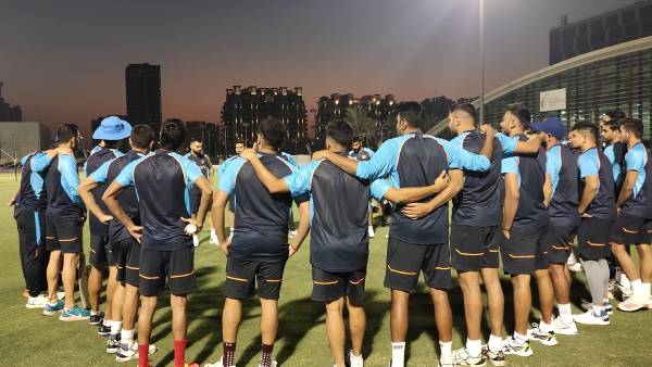 மனிதநேயத்தைக் காக்க வேண்டும் 