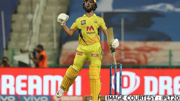  கடைசி பந்தில் சதம்