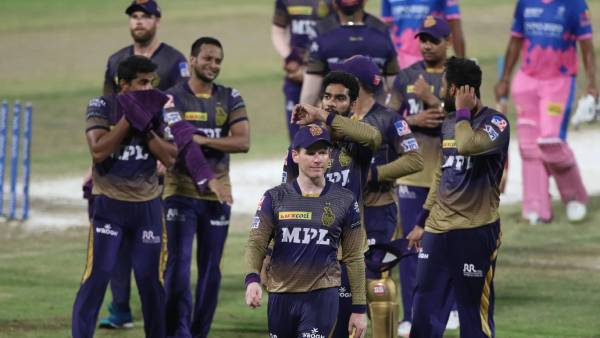  அடுத்தடுத்து விக்கெட்ஸ்