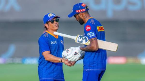  மும்பை vs ஹைதராபாத்