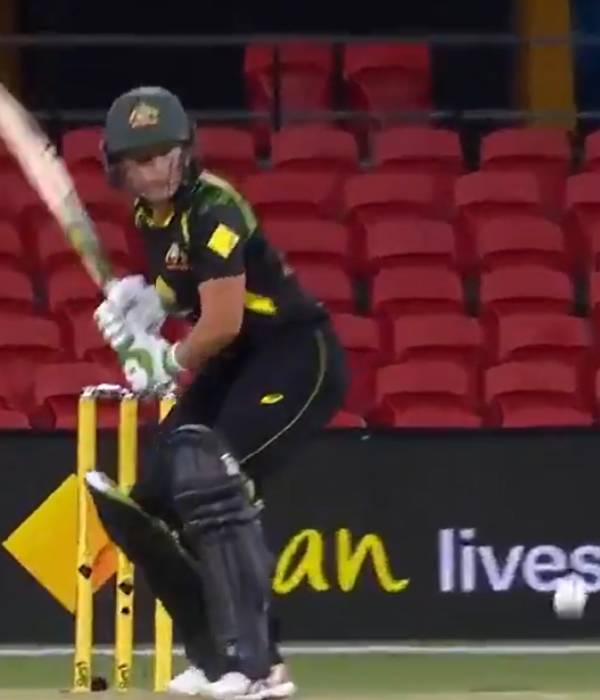 அதிசய பந்து