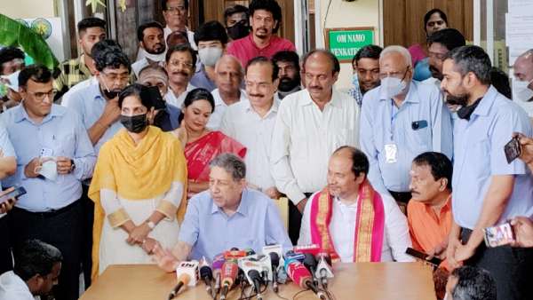 பெரும் மகிழ்ச்சி 