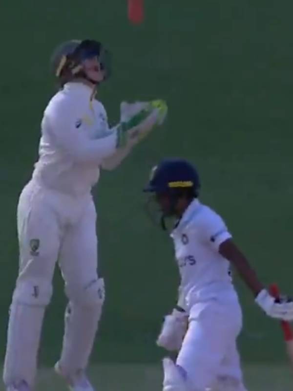  சாதித்த மந்தனா