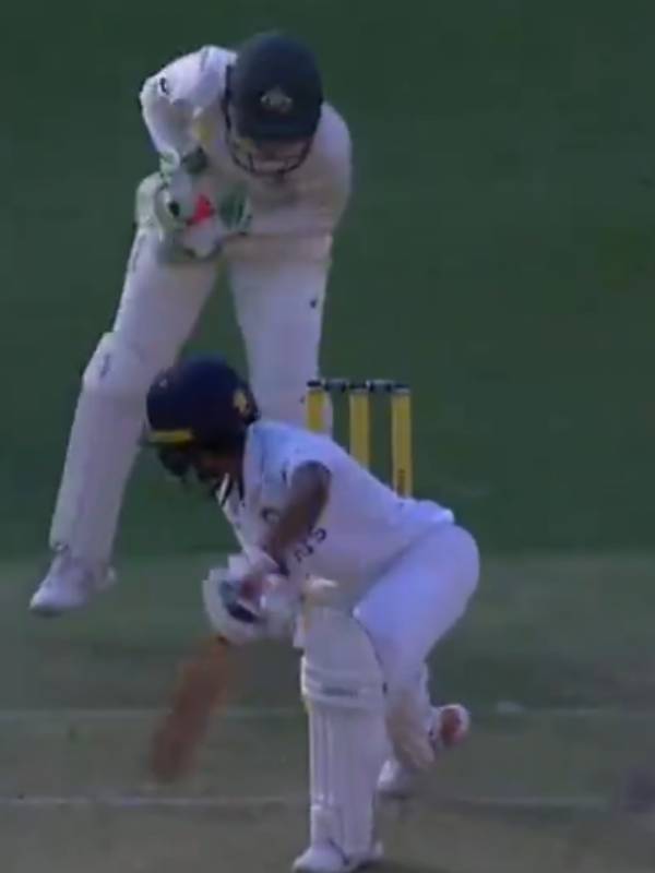  அவுட் கொடுக்காத அம்பயர்