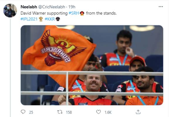 மைதானத்தில் வார்னர் 