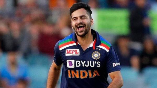 6வது பந்துவீச்சாளர்