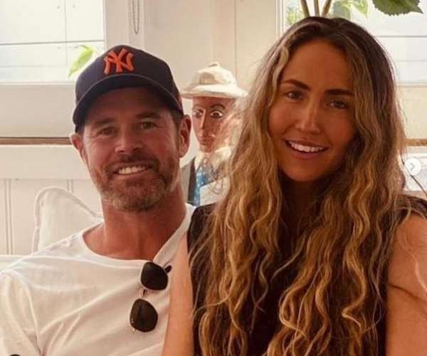 ரசிகர்களின் எல்லை மீறல் 