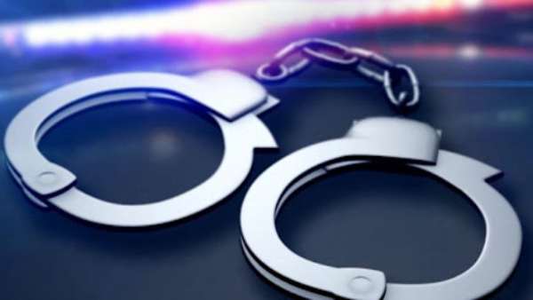 போலீசார் திடீர் ரெய்டு 