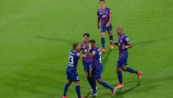 முதல் பாதி