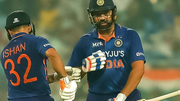 அதிரடி தொடக்கம்