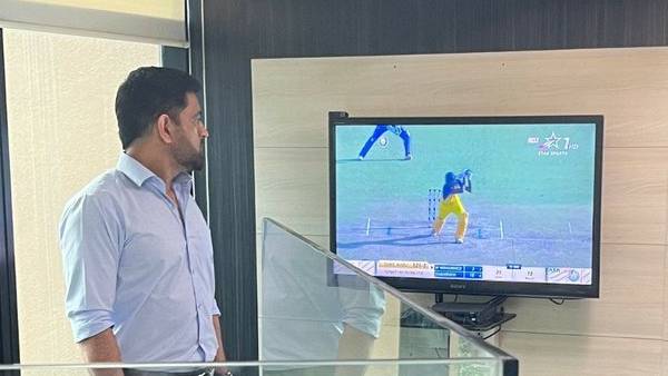 தோனி ஆச்சரியம் 