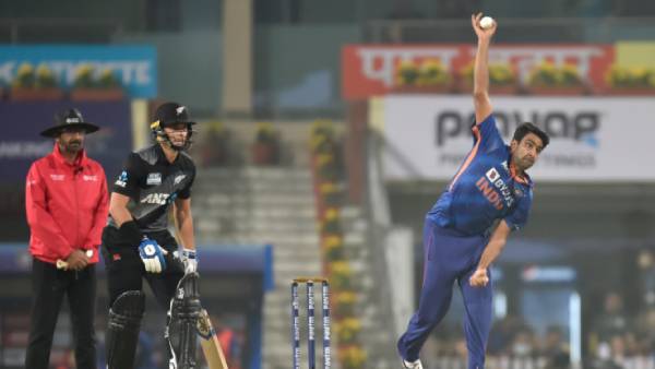 அசத்திய ஸ்பின்னர்கள் 