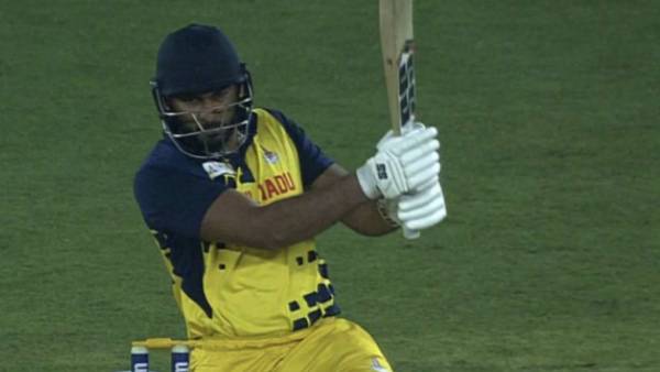 நிதான ரன்சேர்ப்பு 