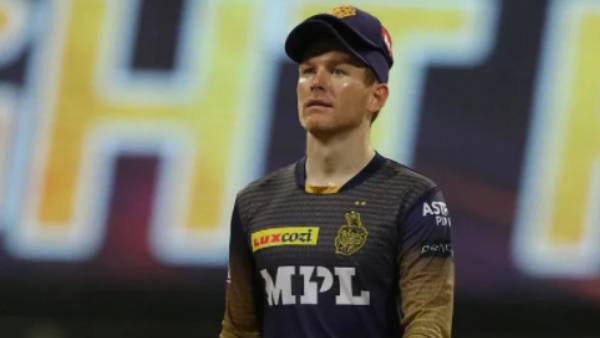 கேப்டனே கழட்டிவிடப்பட்டார் 