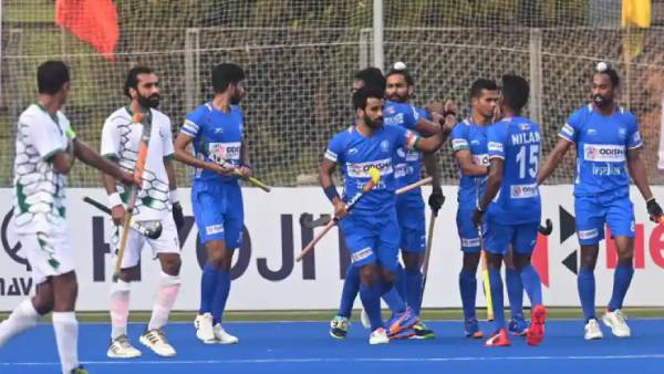 மீண்ட பாகிஸ்தான்